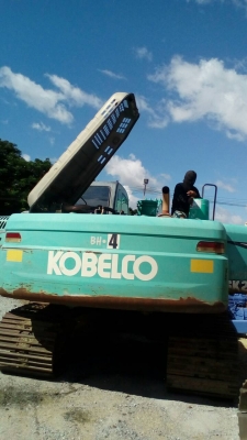 ขายเหมารถแบคโฮ 11 คัน KOBELCO SK200-8 YN11 มี 4 คัน SK200-6 YN 10 มี 1 คัน KOMATSU PC200-5 มี 6 คัน ราคา 9500000