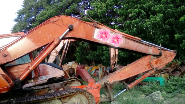 ขายเหมารถแบคโฮ 11 คัน KOBELCO SK200-8 YN11 มี 4 คัน SK200-6 YN 10 มี 1 คัน KOMATSU PC200-5 มี 6 คัน ราคา 9500000