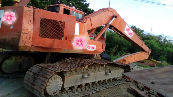 ขายเหมารถแบคโฮ 11 คัน KOBELCO SK200-8 YN11 มี 4 คัน SK200-6 YN 10 มี 1 คัน KOMATSU PC200-5 มี 6 คัน ราคา 9500000