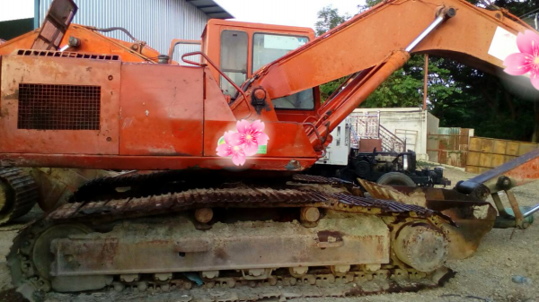 ขายเหมารถแบคโฮ 11 คัน KOBELCO SK200-8 YN11 มี 4 คัน SK200-6 YN 10 มี 1 คัน KOMATSU PC200-5 มี 6 คัน ราคา 9500000