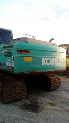 ขายเหมารถแบคโฮ 11 คัน KOBELCO SK200-8 YN11 มี 4 คัน SK200-6 YN 10 มี 1 คัน KOMATSU PC200-5 มี 6 คัน ราคา 9500000