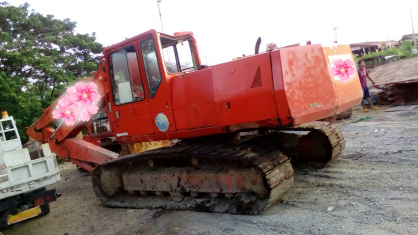 ขายเหมารถแบคโฮ 11 คัน KOBELCO SK200-8 YN11 มี 4 คัน SK200-6 YN 10 มี 1 คัน KOMATSU PC200-5 มี 6 คัน ราคา 9500000