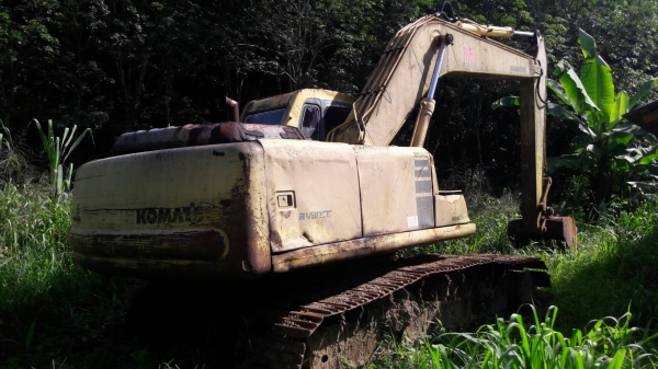 ขายรถแบคโฮ KOMATSU PC200-6 ระบบไฟเต็ม ไม่มีเอกสาร ราคา 550000 ขายรถแบคโฮ KOMATSU PC200-6 ระบบไฟเต็ม ไม่มีเอกสาร ราคา 550000