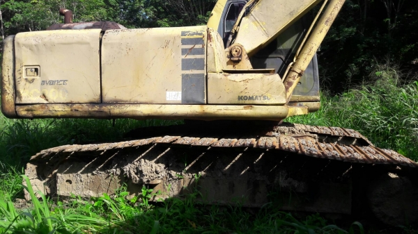 ขายรถแบคโฮ KOMATSU PC200-6 ระบบไฟเต็ม ไม่มีเอกสาร ราคา 550000 ขายรถแบคโฮ KOMATSU PC200-6 ระบบไฟเต็ม ไม่มีเอกสาร ราคา 550000