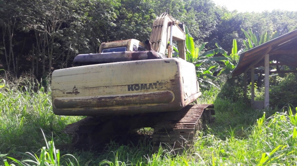 ขายรถแบคโฮ KOMATSU PC200-6 ระบบไฟเต็ม ไม่มีเอกสาร ราคา 550000 ขายรถแบคโฮ KOMATSU PC200-6 ระบบไฟเต็ม ไม่มีเอกสาร ราคา 550000