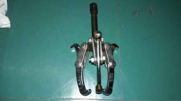 ขายสามขาถอดลูกปืนใหม่เก่าเก็บขนาด3"TAPARIA Made in India.DROPFORGETSTEEL.