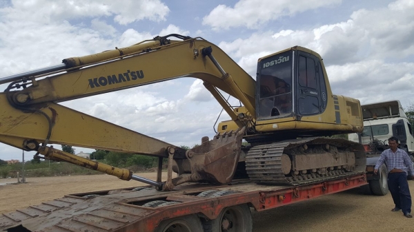 ขาย!! >>> Komatsu Pc200 รุ่น6 <<< รถสวยพร้อมใช้งาน ไฟฟ้าครบ ราคา 880,000 บาท (ต่อรอง) ขาย!! >>> Komatsu Pc200 รุ่น6 <<< รถสวยพร้อมใช้งาน ไฟฟ้าครบ ราคา 880,000 บาท (ต่อรอง)