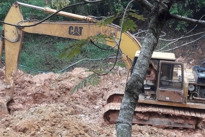 ขาย!! >>> Cat E200B <<< รถพร้อมใช้งาน แอร์มี ราคา 550,000 บาท ขาย!! >>> Cat E200B <<< รถพร้อมใช้งาน แอร์มี ราคา 550,000 บาท