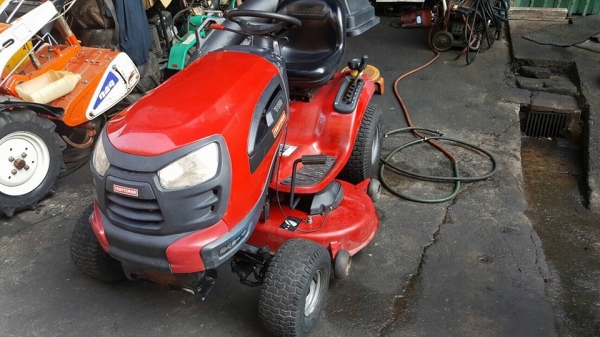 ขายรถตัดหญ้าคราฟเเมน YT4000 เครื่อง24HPใบมีด42นิ้ว มือสอง