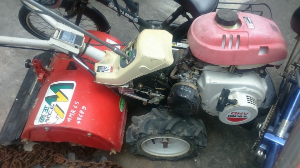 ขายพรวนดินเล็กล้อยาง 4HP มิตรซูบิชิ16,000บาท0835662999Lineid:hs4trp