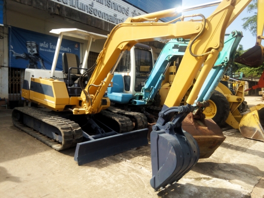 ขายรถแบคโฮ KOMATSU PC40-6 รถเก่านอก ราคา 400000