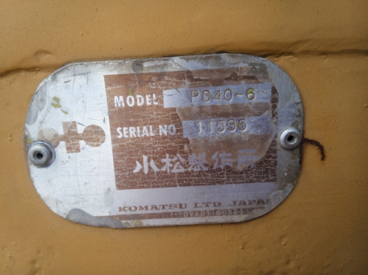 ขายรถแบคโฮ KOMATSU PC40-6 รถเก่านอก ราคา 400000 ขายรถแบคโฮ KOMATSU PC40-6 รถเก่านอก ราคา 400000