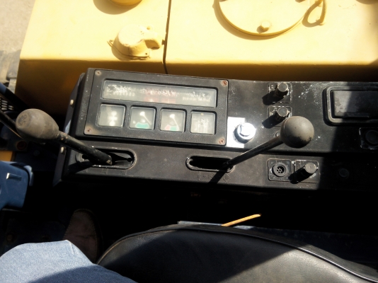 ขายรถแบคโฮ KOMATSU PC40-6 รถเก่านอก ราคา 400000 ขายรถแบคโฮ KOMATSU PC40-6 รถเก่านอก ราคา 400000