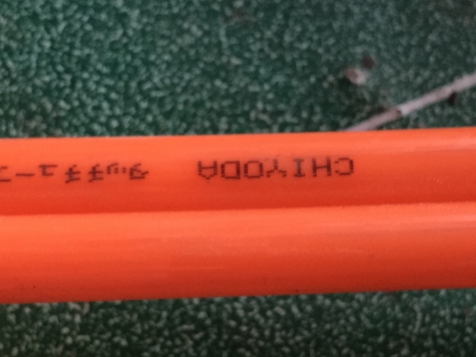 สายลมแบบเสียบจากญี่ปุ่น ชนิด TE มี 8 เส้น โต 10 มม. 4 เส้น และโต 8 มม. 4 เส้น ยาวเส้นละ 3.5 เมตร