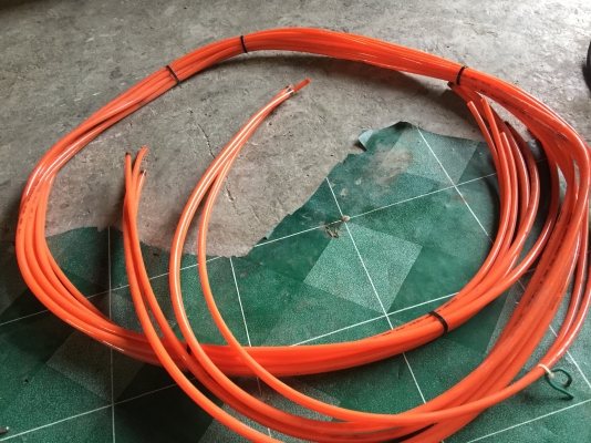 สายลมแบบเสียบจากญี่ปุ่น ชนิด TE มี 8 เส้น โต 10 มม. 4 เส้น และโต 8 มม. 4 เส้น ยาวเส้นละ 3.5 เมตร