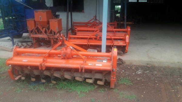 ขายโรตารี้ตราช้างมีหลายตัวหลายรุ่นพร้อมใช่ทุกตัวครับRX220f,RX162f,RX164E,RX164fRX180f