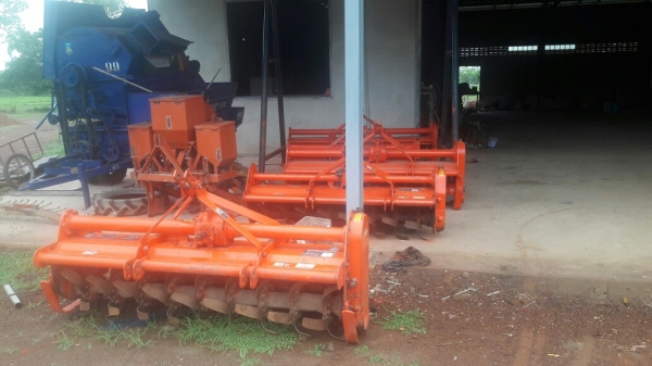 ขายโรตารี้ตราช้างมีหลายตัวหลายรุ่นพร้อมใช่ทุกตัวครับRX220f,RX162f,RX164E,RX164fRX180f