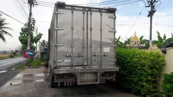 ขายFF3H. 195 แรงตู้ 7.30ม. ทะเบียนพรัอมโอน