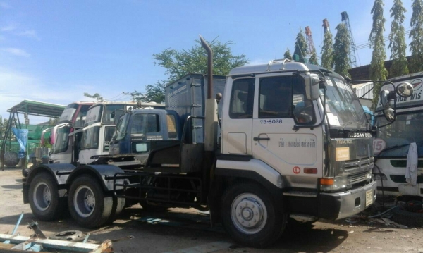 ขายบรรทุกหัวลาก Nissan Ud 290 แรง ขายบรรทุกหัวลาก Nissan Ud 290 แรง