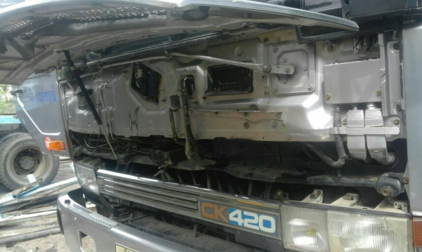 ขายบรรทุกหัวลาก Nissan Ud 290 แรง ขายบรรทุกหัวลาก Nissan Ud 290 แรง