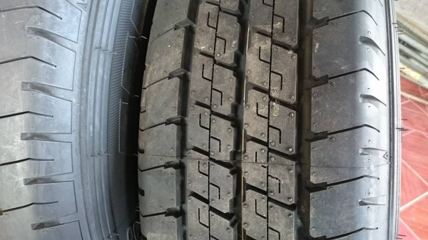 ขายล้อกะทะยางใหม่ไม่เคยลงพื้น 215/70/15   1 คู่คับ