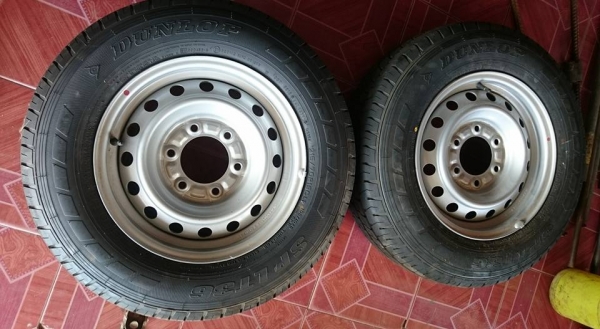 ขายล้อกะทะยางใหม่ไม่เคยลงพื้น 215/70/15   1 คู่คับ