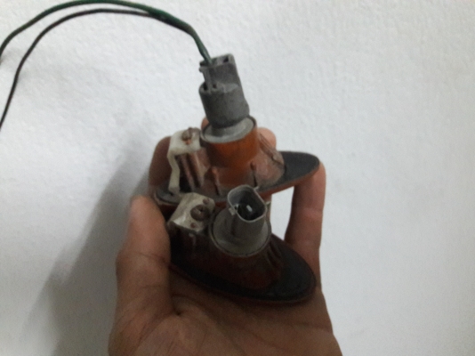 ไฟเลี้ยวข้างแก้มของ มิตซูกาแลนท์ อัลติมาร์ 1 คู่