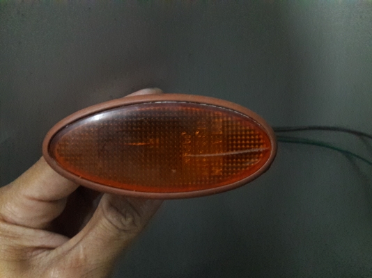 ไฟเลี้ยวข้างแก้มของ มิตซูกาแลนท์ อัลติมาร์ 1 คู่