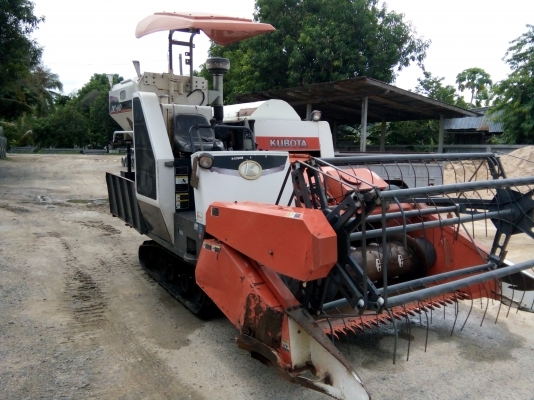 ขายรถเกี่ยวข้าวคูโบต้า DC 60 พลัช ปี 53 เล่มทะเบียนพร้อม ขายรถเกี่ยวข้าวคูโบต้า DC 60 พลัช ปี 53 เล่มทะเบียนพร้อม