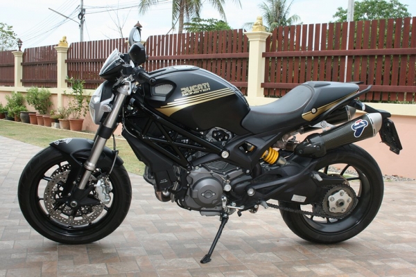 ขาย Monster 796 Custom Black