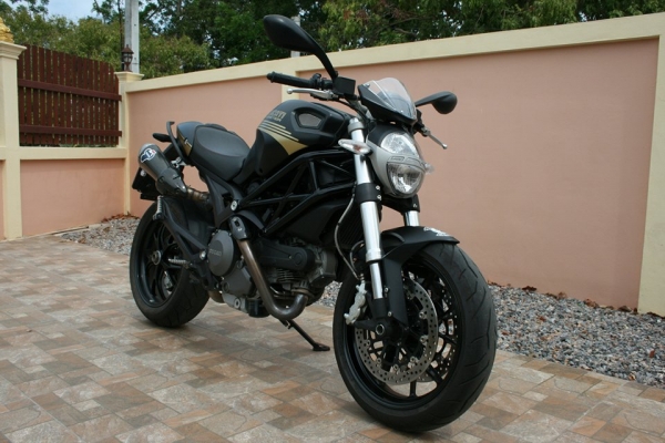 ขาย Monster 796 Custom Black