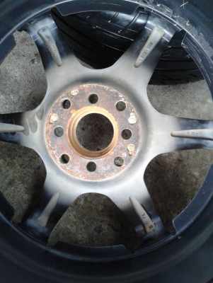 ขอบ17นิ้ว4รู100/114 พร้อมยาง สวยๆ 4 ล้อ ราคา 6900 บาท