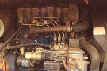 ขายรถขุดดินตีนตะขาบขนาดเล็ก  ยี่ห้อ :HITACHI    EX30  ปี : ( 1994 ) ราคา 350,000 บาท