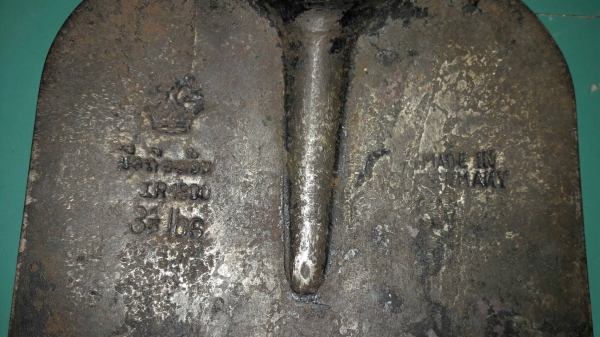 ขายจอบตรามือถือค้อนขนาด3 1/2ปอน Made in Germany.