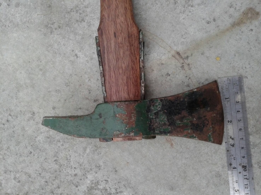 ขายขวานสวีเดนด้ามไม้มะปลิงสวยๆ