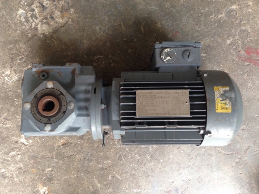 ขายมอเตอร์เกียร์ SEW eurodrive 3/4HP. 380V อัตราทด 1:23 เพลาออกประมาณ 60รอบต่อนาที สภาพสวยมาก วิ่งนิ่ม พร้อมใช้งาน ขายมอเตอร์เกียร์ SEW eurodrive 3/4HP. 380V อัตราทด 1:23 เพลาออกประมาณ 60รอบต่อนาที สภาพสวยมาก วิ่งนิ่ม พร้อมใช้งาน