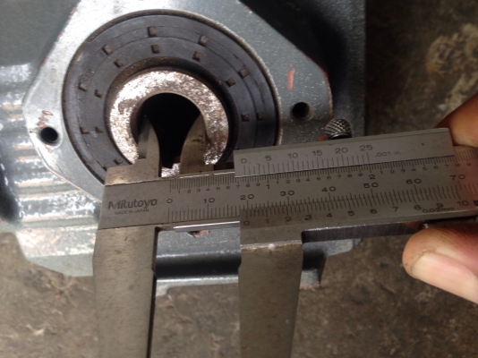 ขายมอเตอร์เกียร์ SEW eurodrive 1/4HP. 380V อัตราทด 1:125 เพลาออกประมาณ 11 รอบต่อนาที แรงบิดเยอะ สภาพสวยมาก วิ่งนิ่ม พร้อมใช้งาน