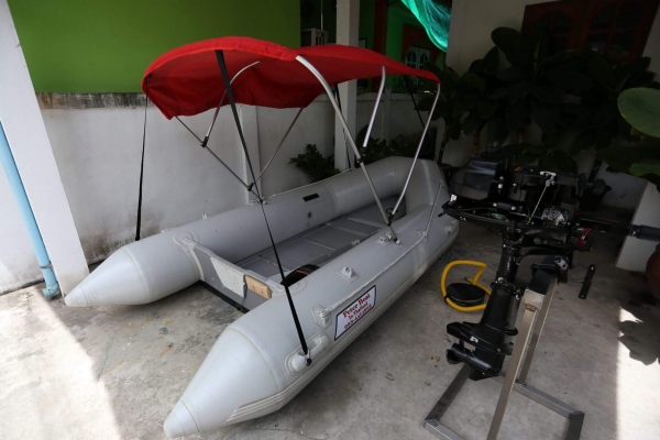 ขายเรือยาง330พร้อมเครื่อง5.8