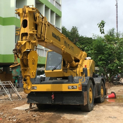 รถเครน ยางใหม่.   สลิงใหม่.   พร้อมใช้งาน  ทะเบียนพร้อม