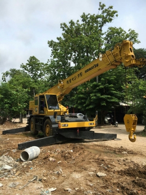 รถเครน ยางใหม่.   สลิงใหม่.   พร้อมใช้งาน  ทะเบียนพร้อม
