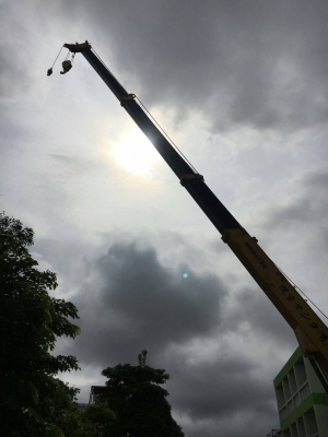 รถเครน ยางใหม่.   สลิงใหม่.   พร้อมใช้งาน  ทะเบียนพร้อม