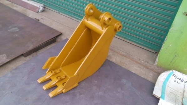 รับสั่งทำและขายบุ้งกี้ปากแคบสำหรับวางท่อปะปา รถแมคโคเล็ก. โคมัสสุ คุโบต้า ยันม่าร์ ทุกรุ่น   ขนาดความกว้าง 20-25-30 ซม รับประกันความแข็งแรง