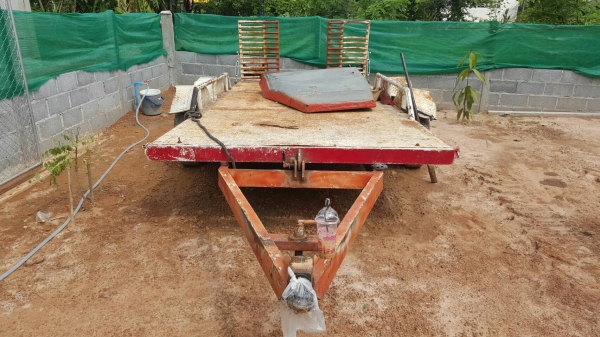 ขาย สารี่ 4 ล้อ มีหางพับ ใช้ลากรถเกี่ยวข้าว และแบคโฮเล็ก สภาพพร้อมใช้งานครับ