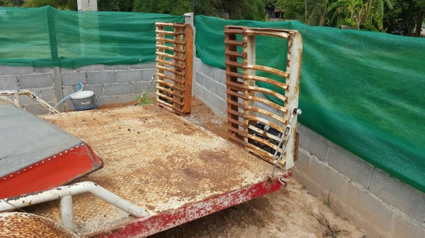 ขาย สารี่ 4 ล้อ มีหางพับ ใช้ลากรถเกี่ยวข้าว และแบคโฮเล็ก สภาพพร้อมใช้งานครับ