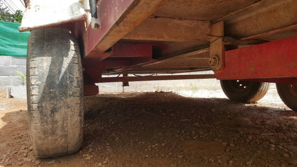 ขาย สารี่ 4 ล้อ มีหางพับ ใช้ลากรถเกี่ยวข้าว และแบคโฮเล็ก สภาพพร้อมใช้งานครับ