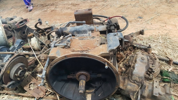 ขาย เกียร์ Eaton สภาพพร้อมใช้งานครับ ขาย เกียร์ Eaton สภาพพร้อมใช้งานครับ