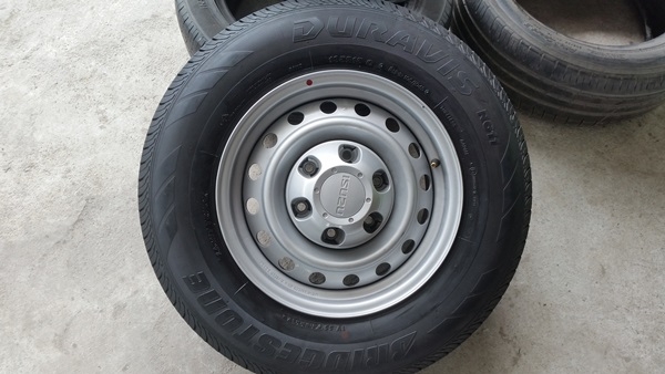 ขายล้อกะทะ15 6รู ยาง195R14 ปี13 ฝาครอบ  4 ล้อ4500