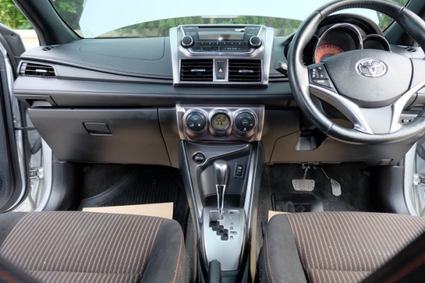 YARIS 1.2G ตัวTOPสุด โฉมปัจจุบัน ไมเนอร์เช้นท์