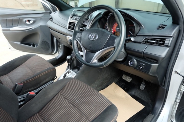 YARIS 1.2G ตัวTOPสุด โฉมปัจจุบัน ไมเนอร์เช้นท์