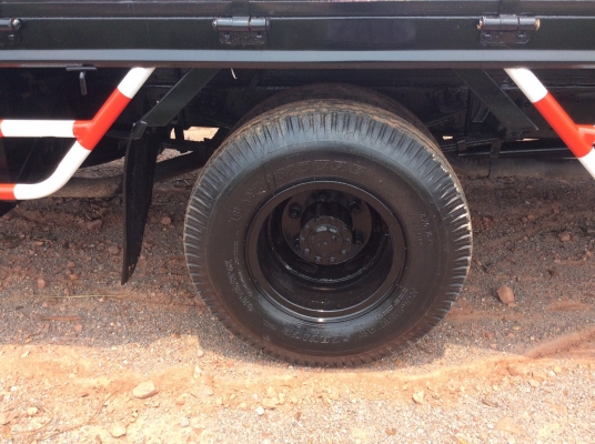 HINO F18 เครื่อง 185 แรง ยาว  6 ม.  พวงมาลัยพาว์เวอร์ เบรคจิ๊ฟฟี่ (มีลิฟต์ท้าย) เครื่องดี ยางดี ขับดี ครัทซีสวย ขาย 480,000 บาท ศุภากร 081-1903107, 081-4252943